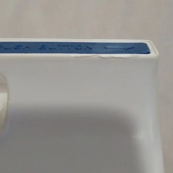 Vintage Little Playmate by Igloo Cooler Lunchbox Holds 6 - 8 12 Ounce Cans Blue - Picture 7 of 12